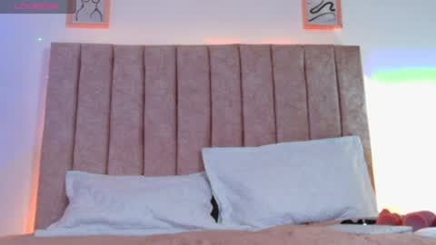 _sofiglow online show from August 13, 4:54 pm
