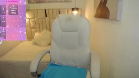 Sophie  online show from August 8, 7:14 pm