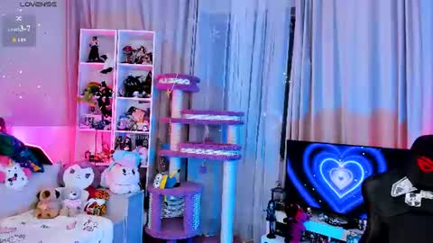 Emy online show from July 29, 9:55 pm