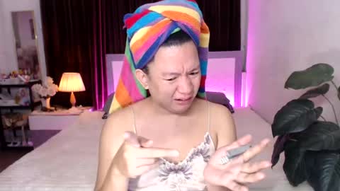  SunnyTs    online show from August 10, 2:02 am