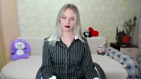 Marie online show from July 30, 2:35 pm