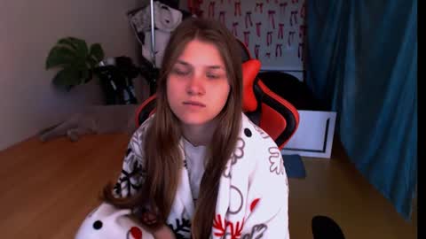 Mari online show from August 17, 8:19 am