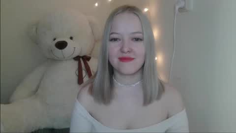_sweet_smile_ online show from March 6, 8:16 pm
