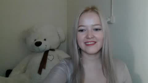 _sweet_smile_ online show from August 3, 9:22 pm