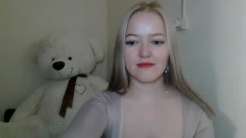 _sweet_smile_ online show from August 3, 11:34 pm