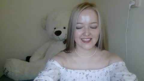_sweet_smile_ online show from August 11, 12:01 am
