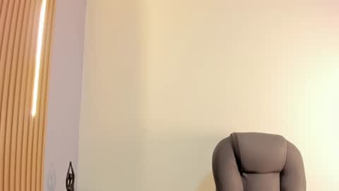 _valerycooper online show from August 12, 12:18 pm