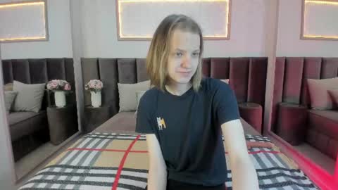 _veliar_ online show from August 5, 7:28 am