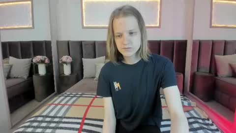 _veliar_ online show from August 5, 8:34 am