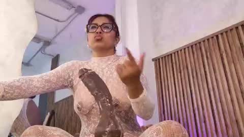 Veronica online show from August 11, 3:47 pm