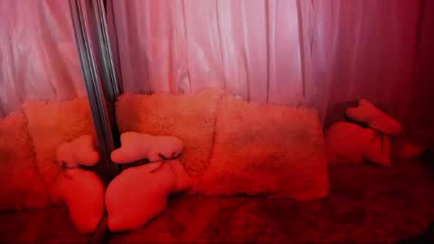    online show from August 15, 8:57 pm