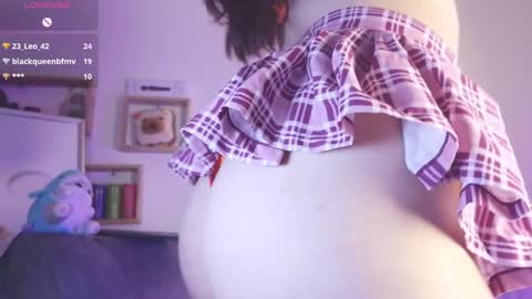 _yourcherrybomb online show from June 8, 5:57 am