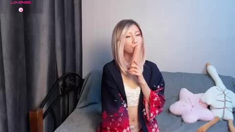 Mia online show from August 2, 10:06 pm