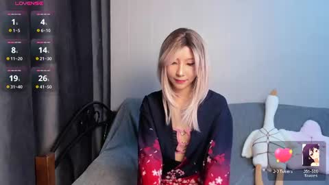 Mia online show from August 8, 10:43 pm