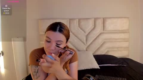 Zoe  online show from August 14, 1:04 pm