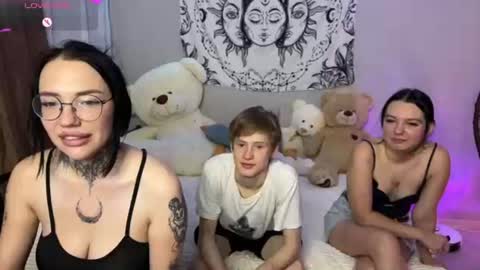 Kris Michael online show from July 27, 6:24 pm