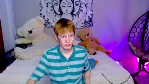 Kris Michael online show from July 28, 5:19 pm