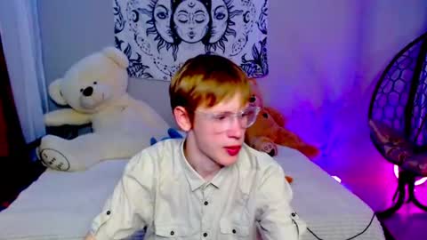 Kris Michael online show from July 28, 6:25 pm