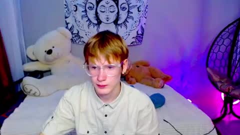 Kris Michael online show from July 28, 8:37 pm