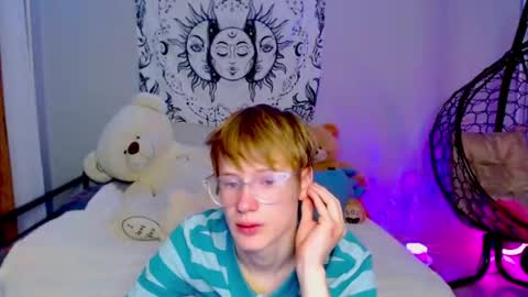 Kris Michael online show from July 29, 5:09 pm