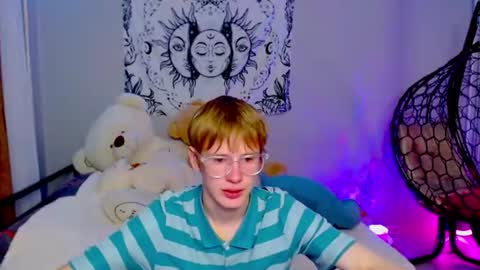 Kris Michael online show from July 29, 7:21 pm