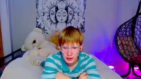 Kris Michael online show from July 29, 8:27 pm