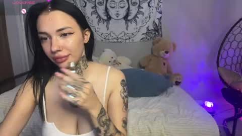 Kris Michael online show from August 5, 4:49 pm