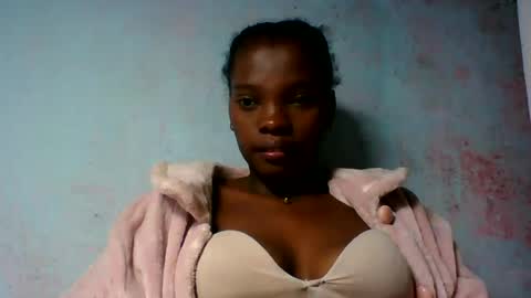 aadienne online show from August 9, 6:42 pm