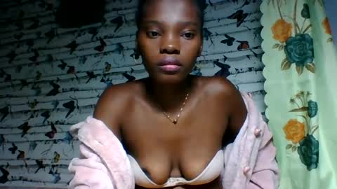 aadienne online show from August 10, 9:22 am