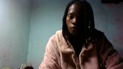 aadienne online show from August 11, 6:21 pm
