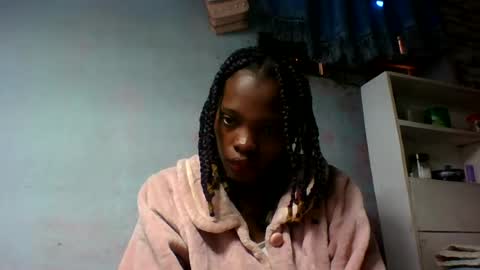 aadienne online show from August 12, 9:11 am