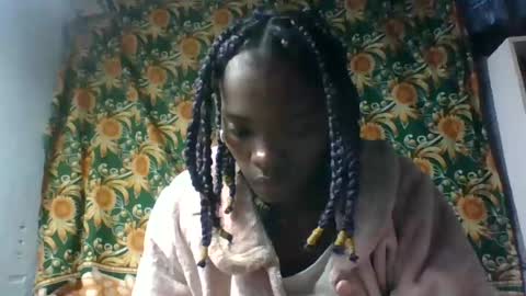 aadienne online show from August 12, 7:49 pm