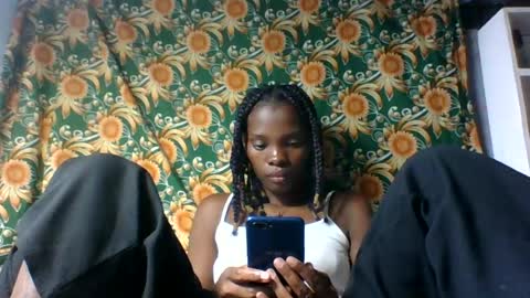 aadienne online show from August 12, 8:55 pm