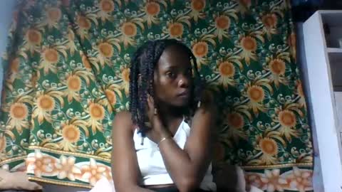 aadienne online show from August 12, 10:01 pm