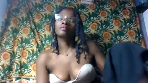 aadienne online show from August 13, 6:49 am