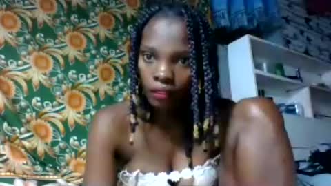 aadienne online show from August 14, 11:47 am