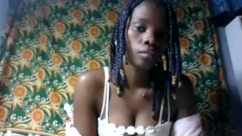 aadienne online show from August 14, 8:01 pm