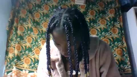 aadienne online show from August 14, 9:07 pm