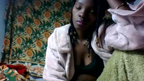 aadienne online show from August 15, 7:51 pm