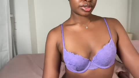 aaliyahvalencia online show from July 23, 5:59 pm