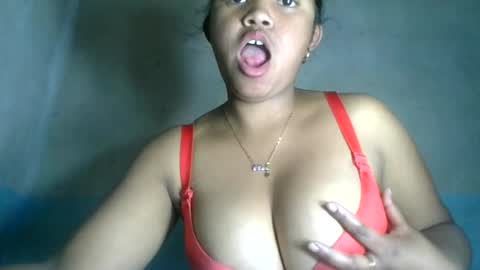aariciah online show from August 1, 11:05 am