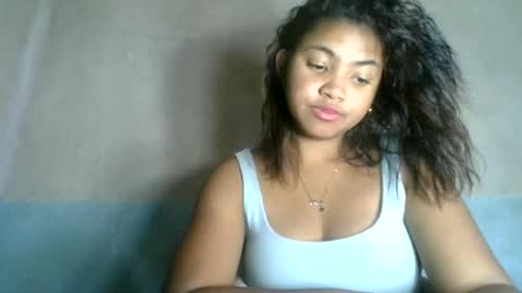 aariciah online show from August 7, 10:37 am