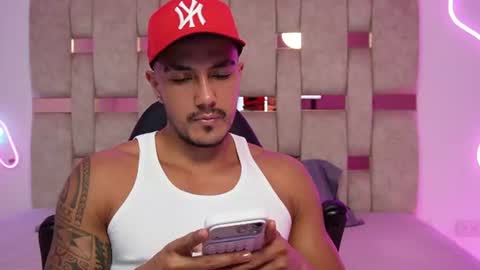 Aaron  online show from August 7, 3:28 am