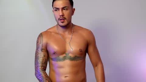 Aaron  online show from August 9, 1:06 am