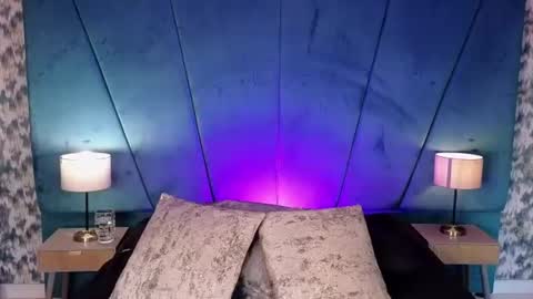 aaron_eze online show from August 16, 12:42 pm