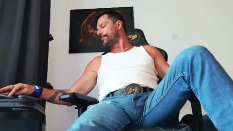 Aaron online show from August 3, 10:33 am
