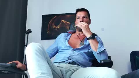 Aaron online show from August 9, 8:15 am