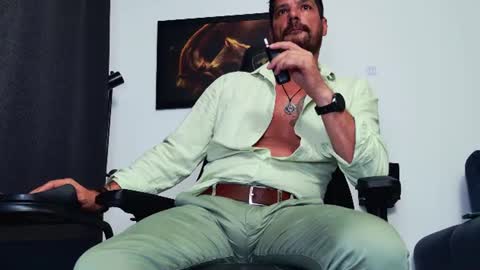Aaron online show from August 10, 5:25 pm