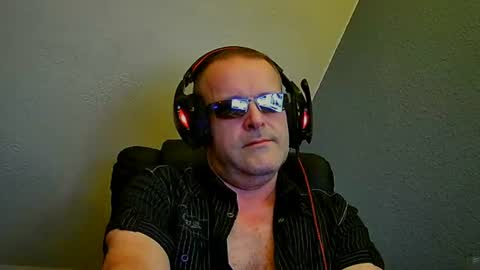 AaronDecuir online show from August 16, 12:47 am