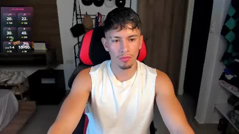AARON  online show from August 1, 1:33 am